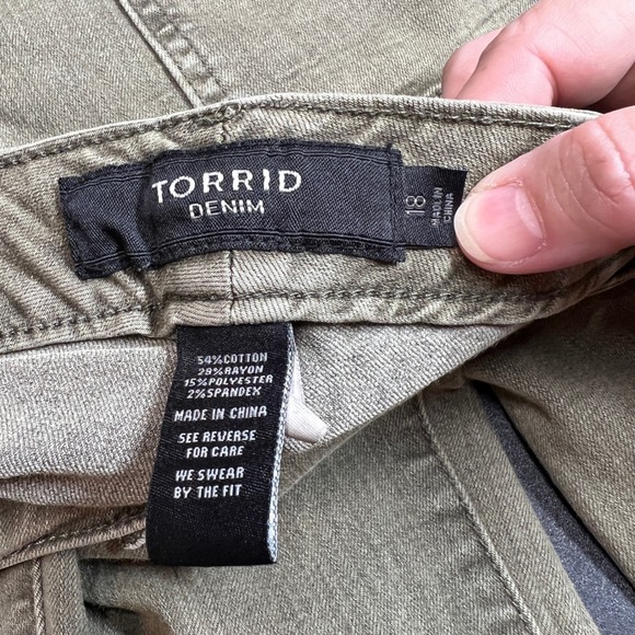 Torrid Denim Women's Size 18 Olive Green Button Fly Cropped Skinny Jeans Faded - Picture 5 of 11